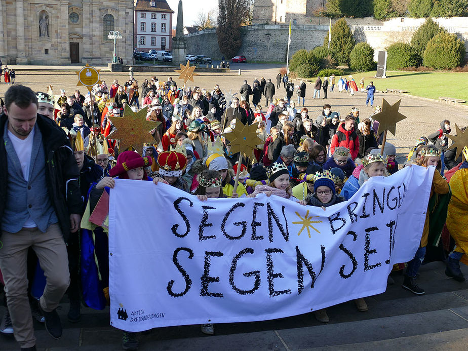 Aussendung der Sternsinger im Hohen Dom zu Fulda (Foto: Karl-Franz Thiede)